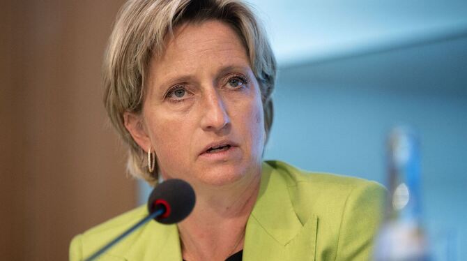 Wirtschaftsministerin Hoffmeister-Kraut