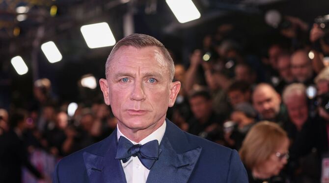 Daniel Craig
