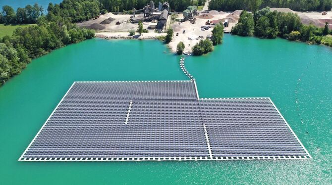 Schwimmende Photovoltaik-Anlage