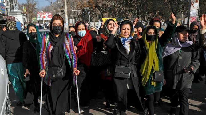 Protest gegen Uni-Verbot für Frauen