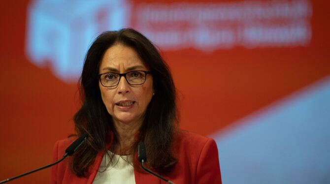 Yasmin Fahimi Yasmin Fahimi