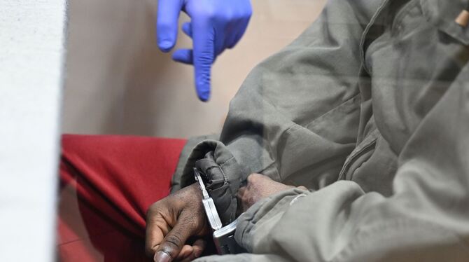 Prozessbeginn wegen Mordes in Flüchtlingsunterkunft Prozessbeginn wegen Mordes in Flüchtlingsunterkunft