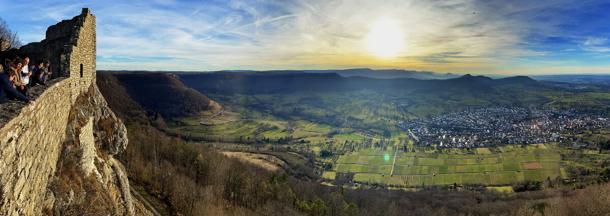 Blick vom Hohenneuffen auf die Berge des Ermstals FOTO MEYER