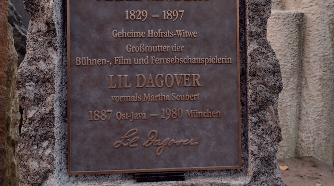 Gedenkstein für Lil Dagovers Großmutter Marie Seubert.  FOTO: SCHWEIZER