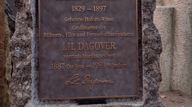 Gedenkstein für Lil Dagovers Großmutter Marie Seubert. FOTO: SCHWEIZER Gedenkstein für Lil Dagovers Großmutter Marie Seubert. FOTO: SCHWEIZER