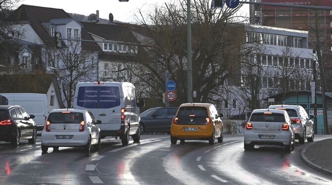 Auch bei wenig Verkehr kann man sich als Autofahrer auf rote Ampeln in Reutlingen verlassen. Das Versprechen einer Grünen Welle
