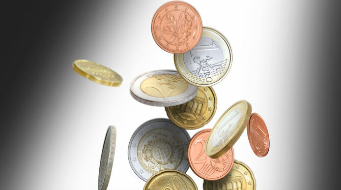 Bei vielen Arbeitnehmern wird das Geld zum Monatsende hin knapp.  FOTO: ADOBE STOCK