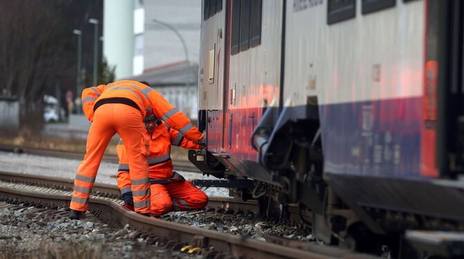 Zug entgleist - niemand ernsthaft verletzt Zug entgleist - niemand ernsthaft verletzt