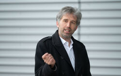 ARCHIV - 11.03.2021, Baden-Württemberg, Tübingen: Boris Palmer, Oberbürgermeister von Tübingen, nimmt an einem Pressetermin der