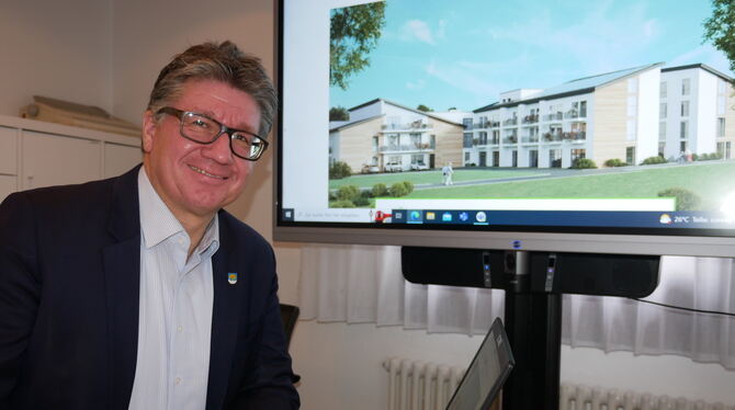 Bürgermeister  Siegmund Ganser freut sich auf das Gesundheitszentrum, das in Hülben ab dem kommenden Frühjahr in der Ortsmitte s