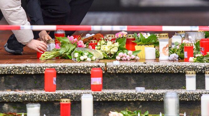 Schweigeminute nach tödlichem Messerangriff am Berufskolleg