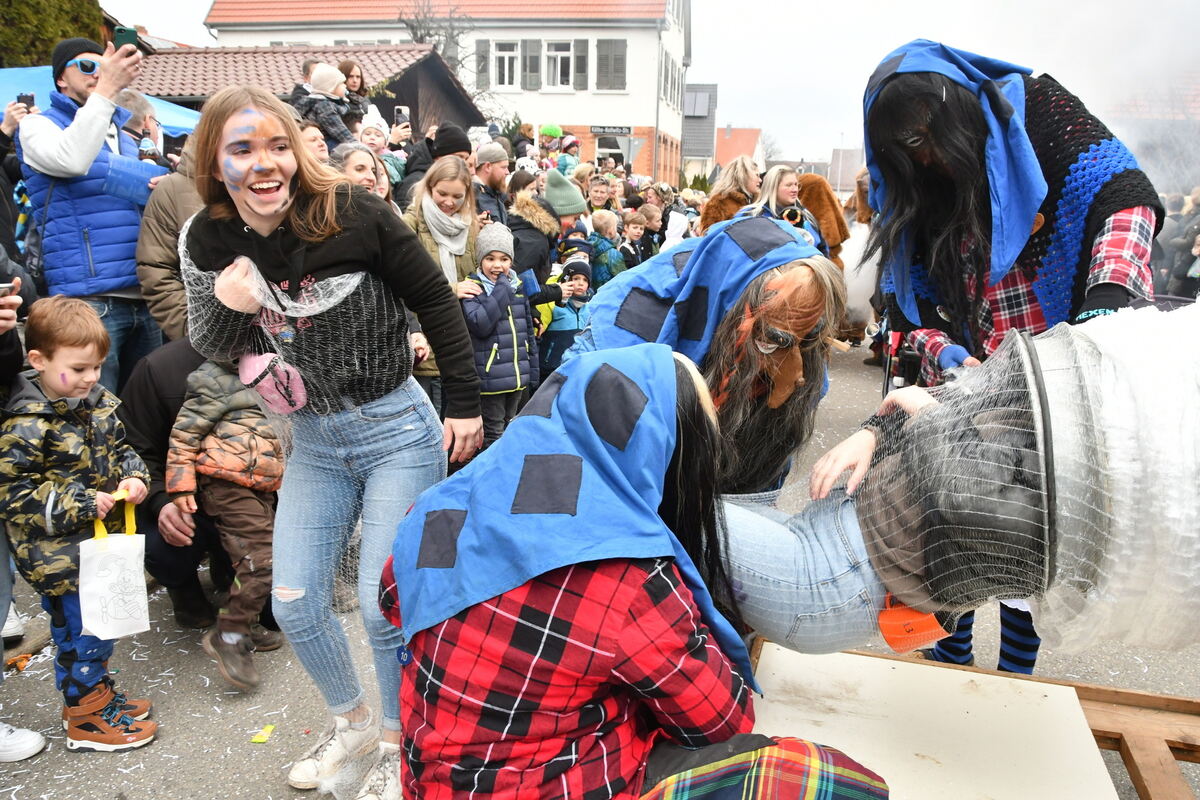 Nachdem die Weihnachtsbaumsaison vorbei ist sind die Vernetzungsmaschinen für die Fasnet frei gegeben FOTO MEYER