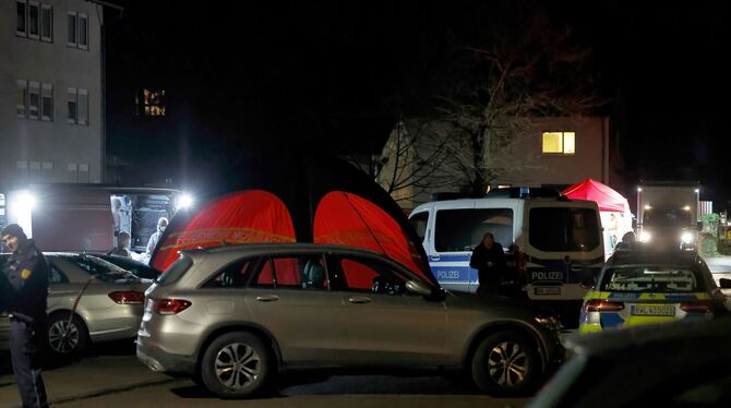 Polizei erschießt bewaffneten Mann in Mosbach Polizei erschießt bewaffneten Mann in Mosbach