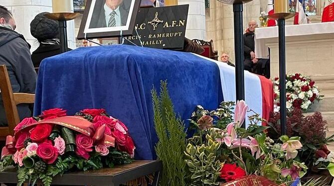 Serge Lardin, ehemaliger Bürgermeister von Arcis-sur-Aube, wurde am Montag beerdigt. Im Foto rechts ist er bei der Partnerschaft