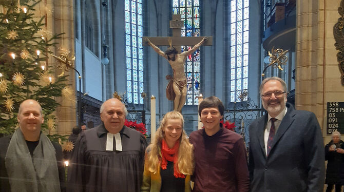 Johannes Weller (Zweiter von rechts) ist der neue Bezirkskantor für Popularmusik. Neben ihm stehen (von links) Bezirkskantor Ste