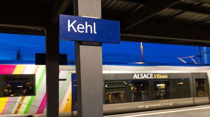 Mehr Tempo beim Bahnausbau am Rhein gefordert