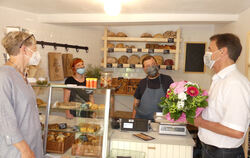 Am 19. Juni haben das Betreiberpaar Katrin und Sebastian Rampp den neuen Dorfladen in Rübgarten eröffnet. An diesem Tag haben Bü