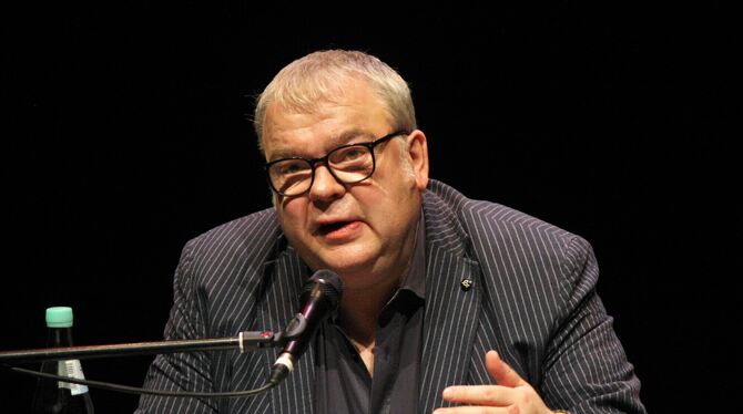 Max Goldt bei seiner Lesung.  FOTO: STRÖHLE