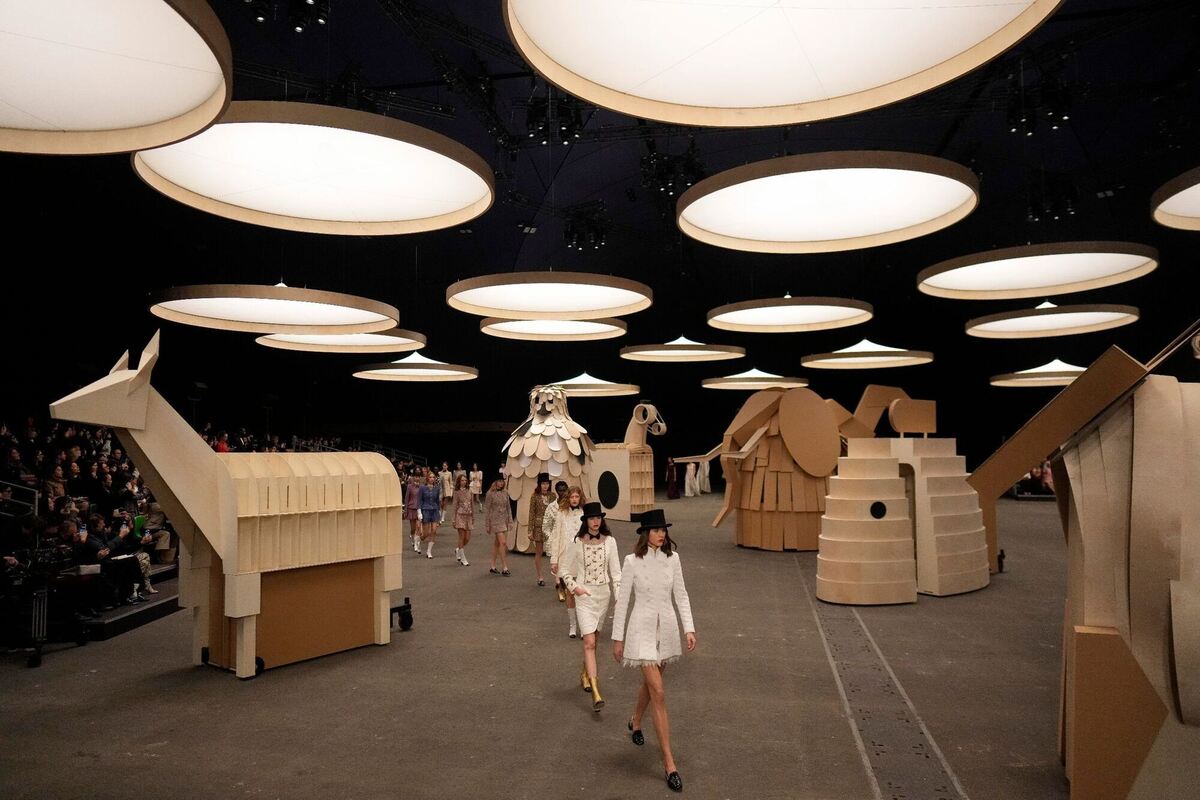 Hölzern und modisch Hölzern und modisch