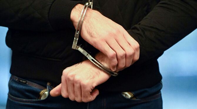 Prozess wegen Raubüberfalls auf Juweliergeschäft