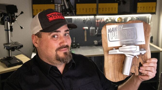 Waffentuner versteigert Unikat »Nancy Phaser« für über 1000 Euro