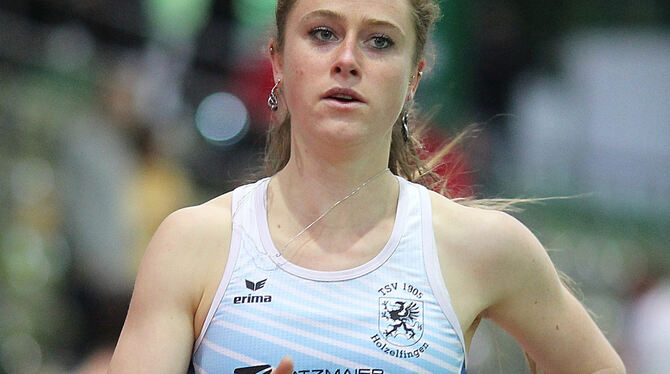 Triumphiert über 1 500 Meter: Leah Hanle vom TSV Holzelfingen.  FOTOS: GÖRLITZ