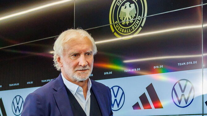 Fußball-Deutschlands Hoffnungsträger, wieder einmal: Rudi Völler. FOTO: HALISCH/WITTERS