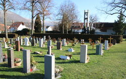 Erstmals seit 2008 wurden die Friedhofs- und Bestattungsgebühren neu kalkuliert – sie werden steigen. FOTO: OECHSNER