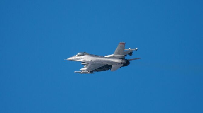 Kampfflugzeug F-16