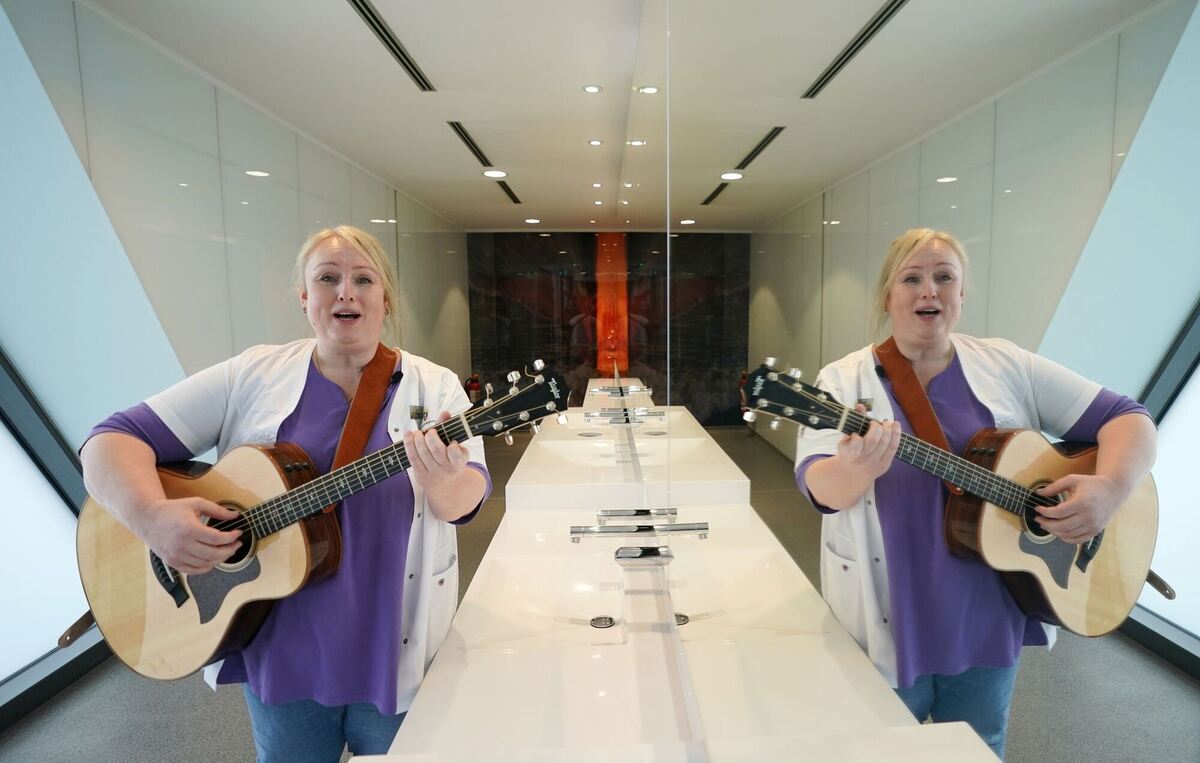 Hamburger Toilettenfrau musiziert im »stillen Örtchen«