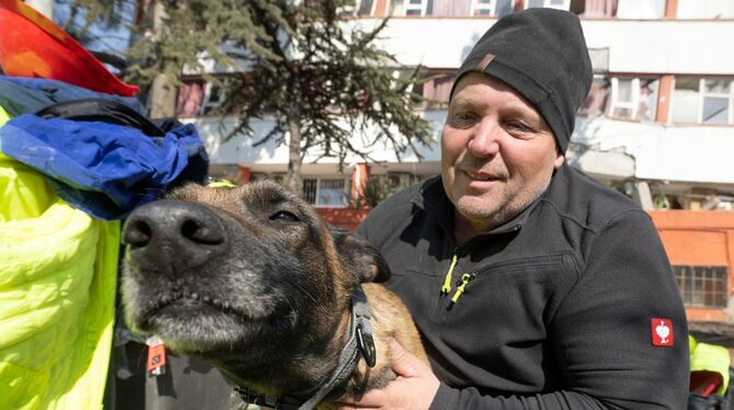 Rettungshundeführer Uwe Elze