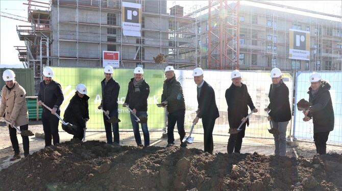 Start zum nächsten Bauabschnitt für das Wohnquartier Arbach Park im Norden Pfullingens: Viele Projektbeteiligte griffen gestern