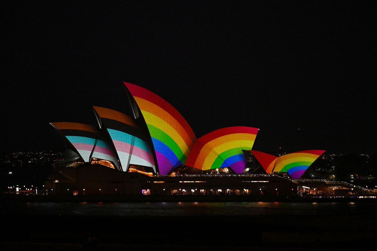 Sydney trägt Regenbogen Sydney trägt Regenbogen