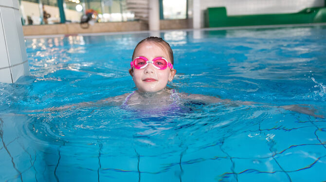 Durch die Pandemie konnten viele Kinder das Schwimmen nicht lernen – das macht sich jetzt bemerkbar und bringt Schwierigkeiten m