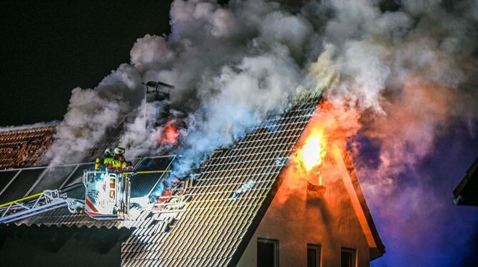 Brennendes Dachgeschoss