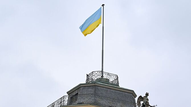 Jahrestag Kriegsbeginn Ukraine - Stuttgart Beflaggung