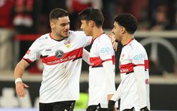 Konstantinos Mavropanos und Hiroki Ito vom VfB Stuttgart