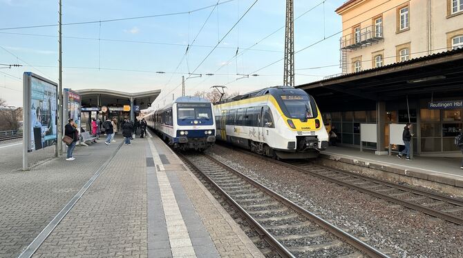 Der Hauptbahnhof Reutlingen (Bild) und der Haltepunkt in Sondelfingen werden modernisiert, wobei die Stadt nur einen Bruchteil d