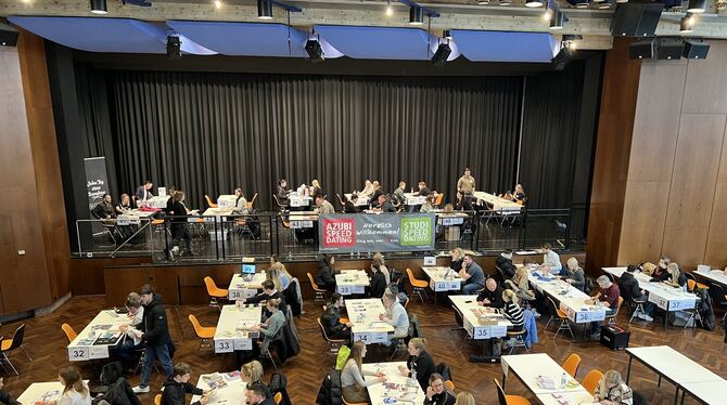 Vier Gespräche à zehn Minuten: Seit fünf Jahren gibt es das Azubi-Speed-Dating, das gemeinsam von Metzingen, Dettingen und Bad U Vier Gespräche à zehn Minuten: Seit fünf Jahren gibt es das Azubi-Speed-Dating, das gemeinsam von Metzingen, Dettingen und Bad U