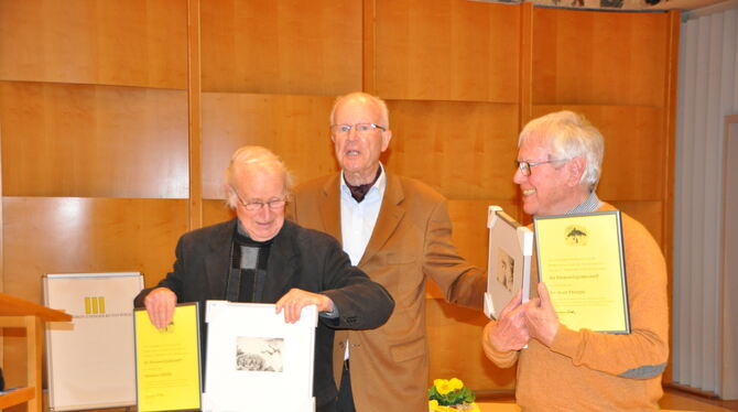 Im wahrsten Wortsinn Wegbereiter: Hermann Pfeiffer (links) und Professor Dr. Kurt Femppel (rechts) hatten großen Anteil an Idee