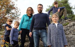 Hier scheint die Vereinbarkeit von Beruf und Familie gut zu funktionieren: Katja Fischer und ihr Mann kümmern sich gemeinschaftl