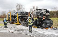 Brand eines Autotransporters auf der A7