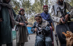 Unter der Herrschaft der Taliban werden ehemalige Ortskräfte immer wieder inhaftiert und misshandelt.  FOTO: WEIKEN/DPA