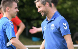 Michael Konietzny (rechts) wird bei seiner Rückkehr als VfL-Coach in Matthias Dünkel einen ehemaligen Weggefährten haben.   FOTO