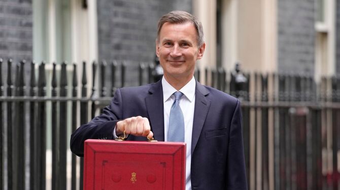 Britischer Finanzminister Hunt stellt Haushalt vor
