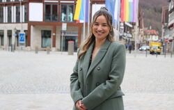 Viktoria Soos ist die neue Klimaschutzmanagerin der Stadt Bad Urach. FOTO: OECHSNER