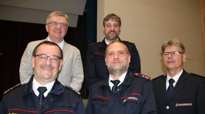 Das neue Führungstrio der Bad Uracher Feuerwehr: Kommandant Wolfgang Dörner (vorne links), Erster stellvertretender Kommandant T