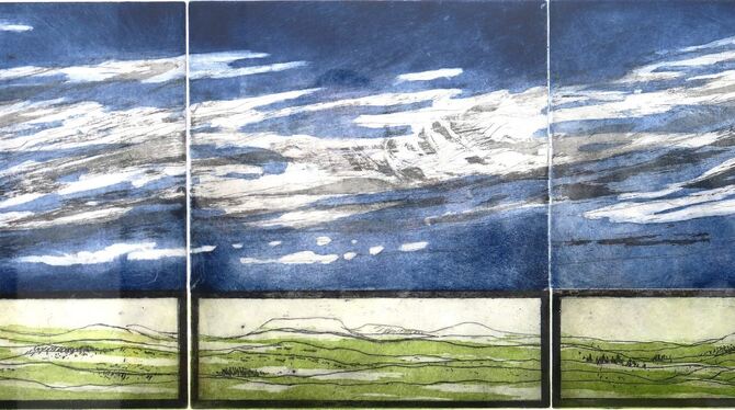 Doris Knapps Farbradierung »Wolkenreise« datiert aus dem Jahr 2002. Die Ausstellung in der Reutlinger Produzentengalerie Pupille