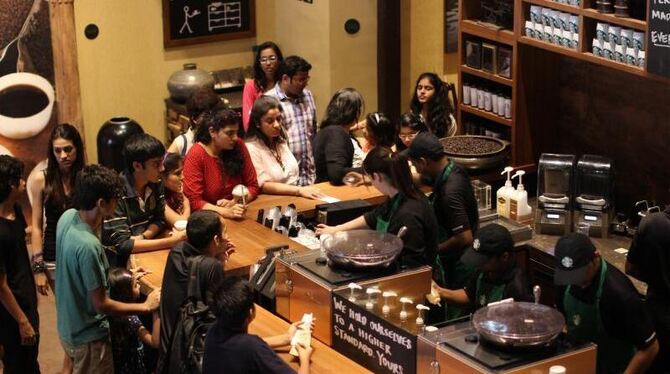 Bei Starbucks in Indien ist viel los. Foto: Doreen Fiedler