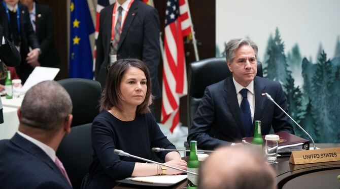 Baerbock beim Treffen der G7-Außenminister